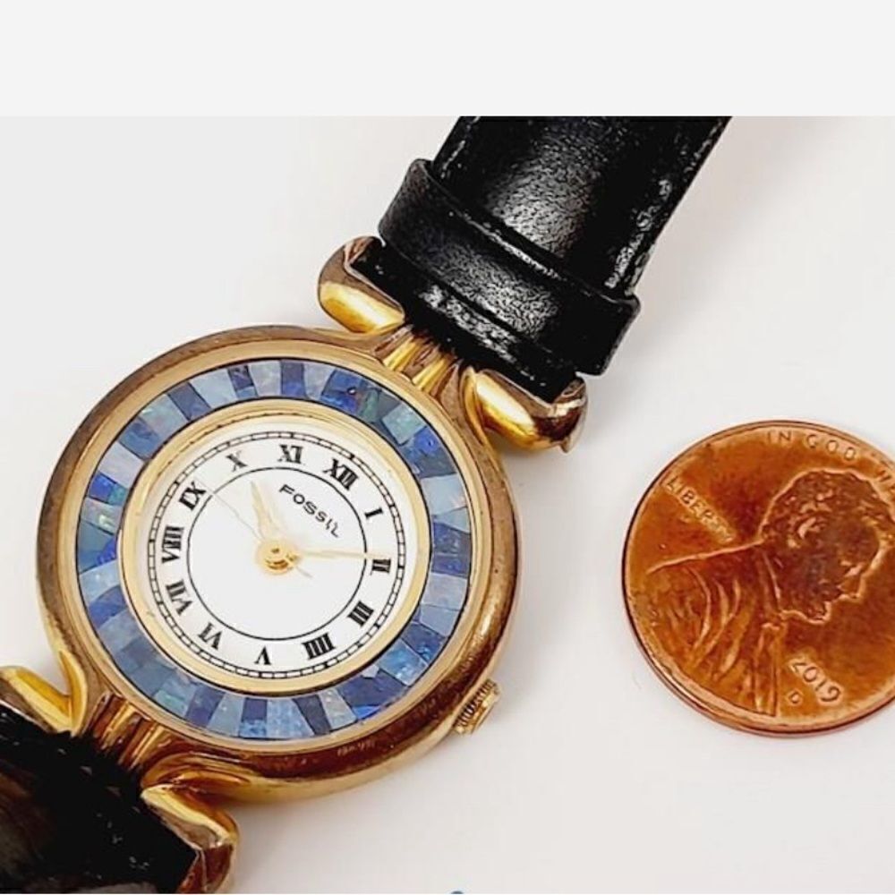 Rare Women Fossil Authentic Vintage Watch Blue Breaded Band Pyramid Crystal Gold